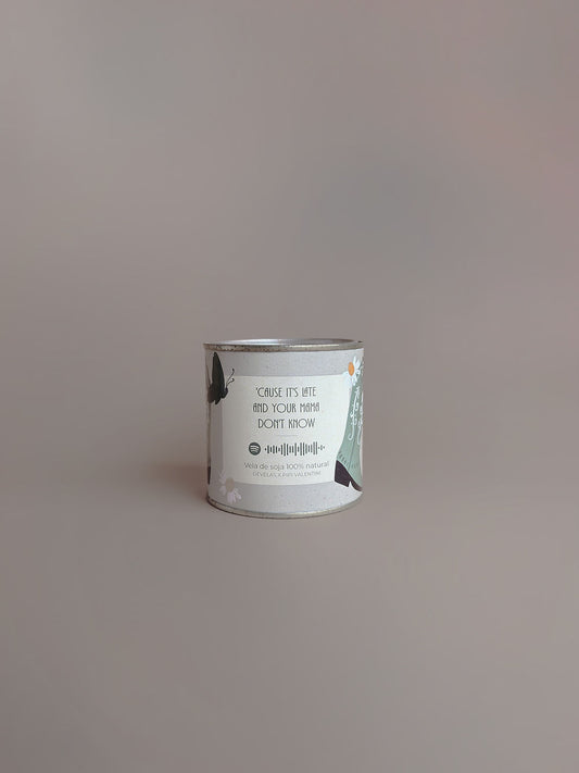 Vela Aromática 100% Natural - The Eras Edition - DEVELAS x Pipi Valentini